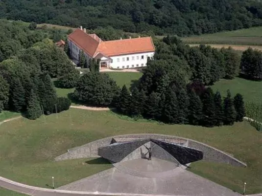 Дворец Оршич - Горняя Стубица